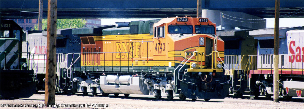 BNSF C44-9W 4743